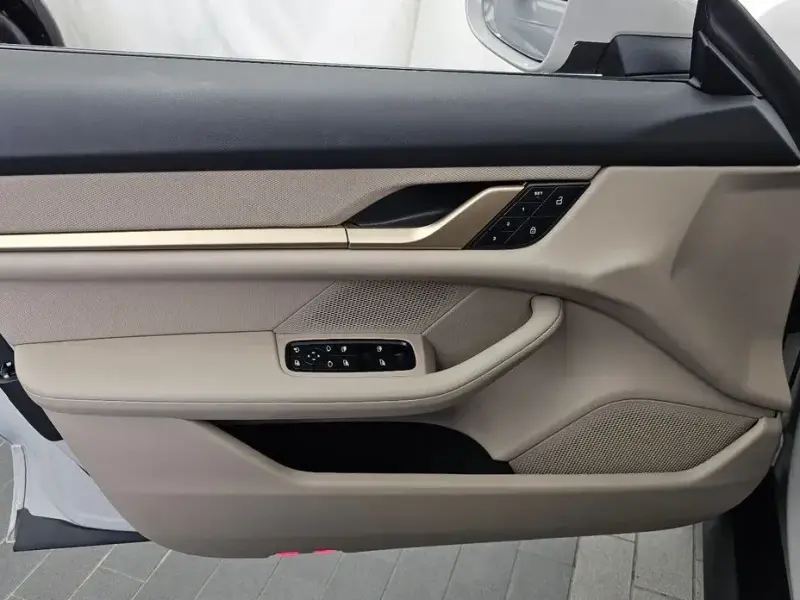 2023 Porsche Taycan с пробегом 51 347 км