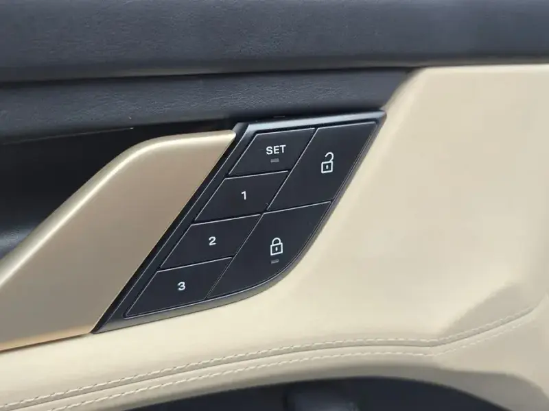 2023 Porsche Taycan с пробегом 29 006 км