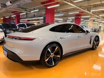 2021 Porsche Taycan с пробегом 38 125 км