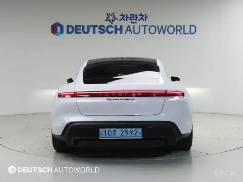 2021 Porsche Taycan с пробегом 51 469 км