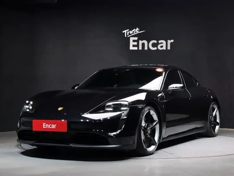 2023 Porsche Taycan с пробегом 22 700 км