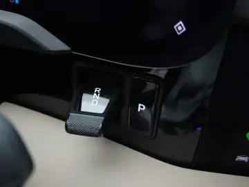2023 Porsche Taycan с пробегом 22 700 км