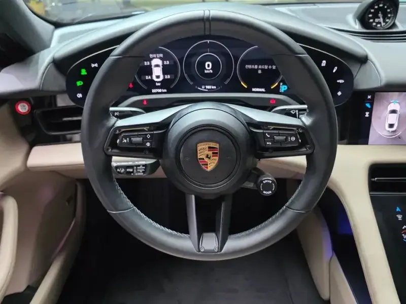 2023 Porsche Taycan с пробегом 22 700 км