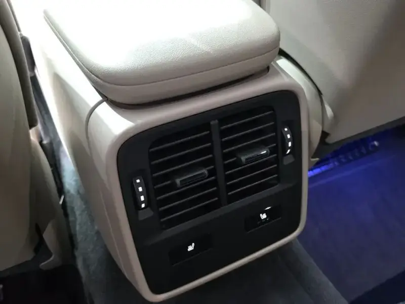 2023 Porsche Taycan с пробегом 22 700 км