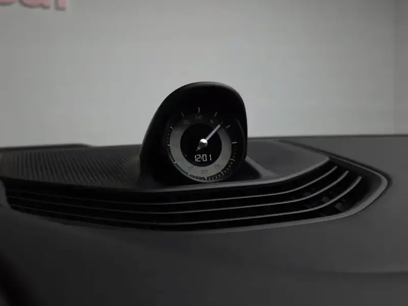 2023 Porsche Taycan с пробегом 5 065 км