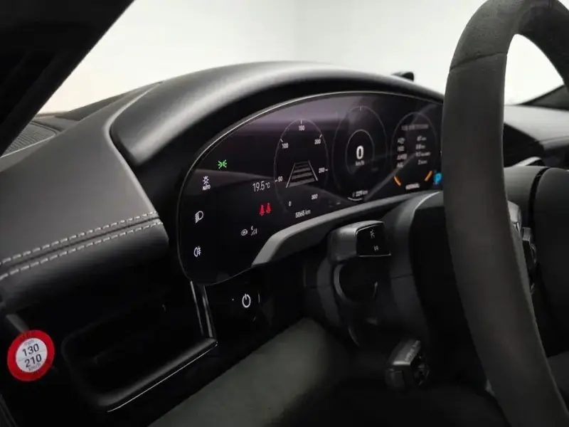 2023 Porsche Taycan с пробегом 5 065 км