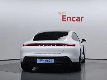 2023 Porsche Taycan с пробегом 41 370 км
