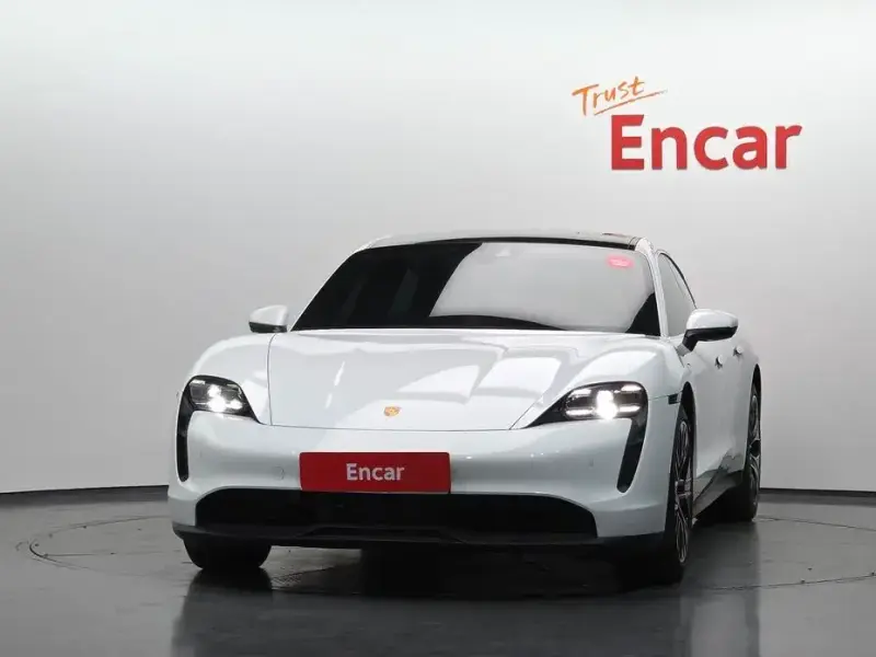 2021 Porsche Taycan с пробегом 39 406 км