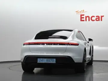 2021 Porsche Taycan с пробегом 39 406 км