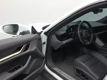 2021 Porsche Taycan с пробегом 39 406 км