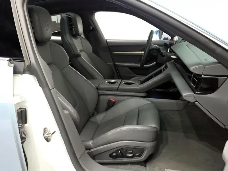 2021 Porsche Taycan с пробегом 39 406 км
