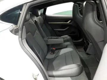 2021 Porsche Taycan с пробегом 39 406 км
