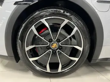 2023 Porsche Taycan с пробегом 4 200 км