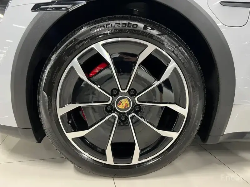 2023 Porsche Taycan с пробегом 4 200 км