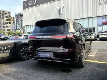 2026 Voyah Taishan с пробегом 9 000 км