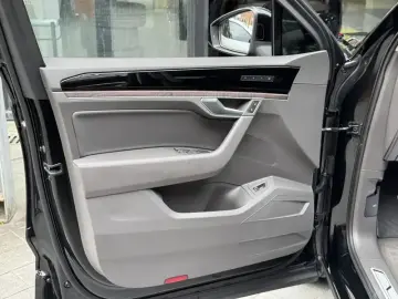 2023 Volkswagen Touareg с пробегом 28 300 км