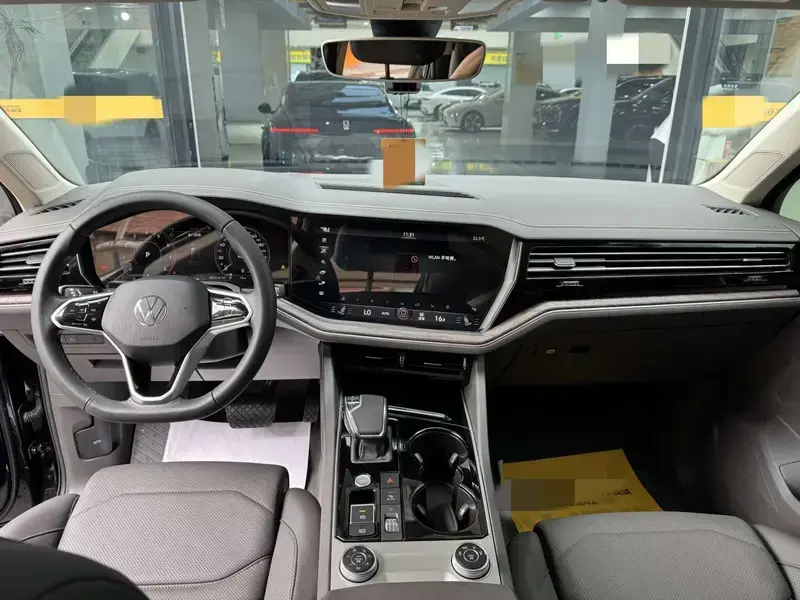 2023 Volkswagen Touareg с пробегом 28 300 км