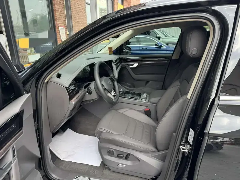 2023 Volkswagen Touareg с пробегом 28 300 км
