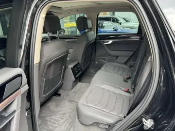2023 Volkswagen Touareg с пробегом 28 300 км