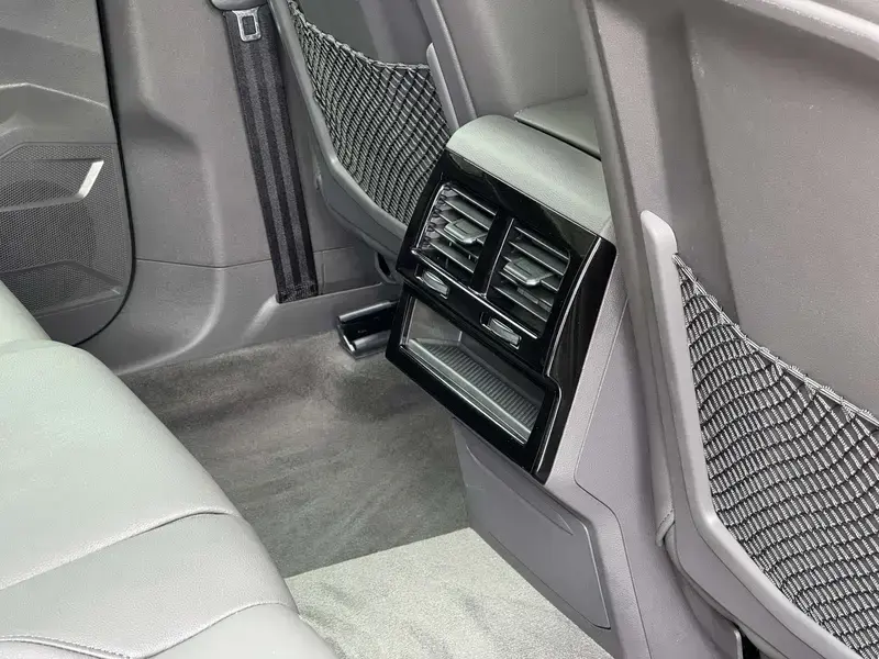 2023 Volkswagen Touareg с пробегом 28 300 км