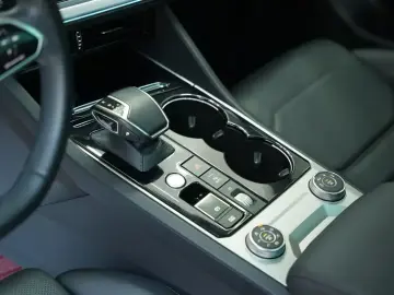 2022 Volkswagen Touareg с пробегом 35 000 км
