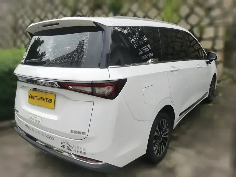 2022 Wuling Jiachen с пробегом 35 400 км