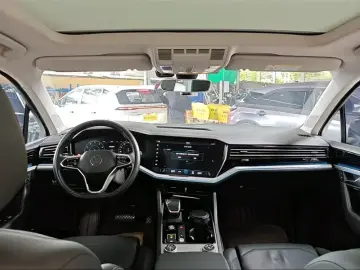 2022 Volkswagen Touareg с пробегом 124 500 км