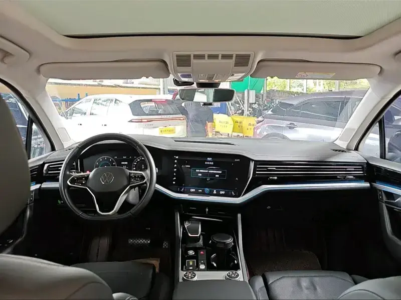 2022 Volkswagen Touareg с пробегом 124 500 км