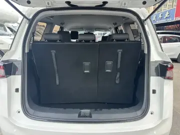 2022 Wuling Jiachen с пробегом 29 000 км