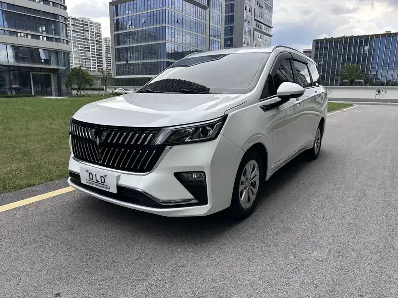 2022 Wuling Jiachen с пробегом 48 200 км
