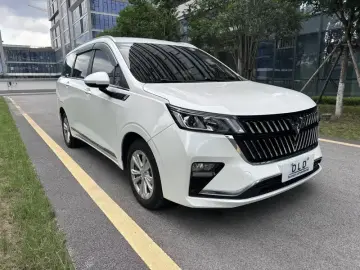2022 Wuling Jiachen с пробегом 48 200 км