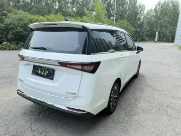 2022 Wuling Jiachen с пробегом 56 000 км
