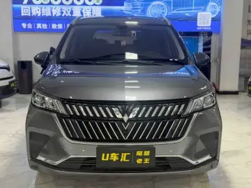 2022 Wuling Jiachen с пробегом 27 000 км