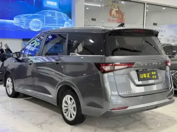 2022 Wuling Jiachen с пробегом 27 000 км