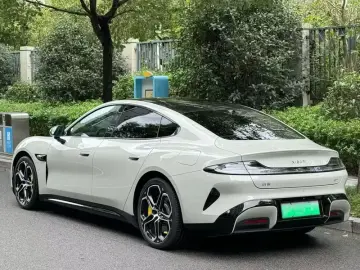 2024 Xiaomi SU7 с пробегом 38 000 км