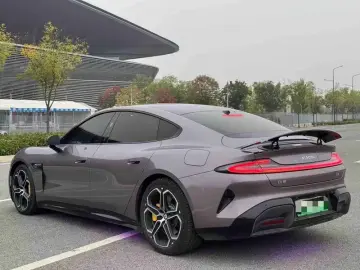 2024 Xiaomi SU7 с пробегом 23 000 км