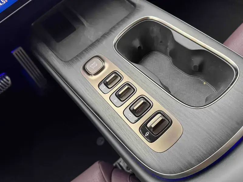 2024 Xiaomi SU7 с пробегом 23 000 км