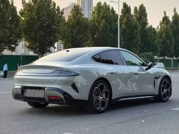 2026 Xiaomi SU7 с пробегом 2 700 км