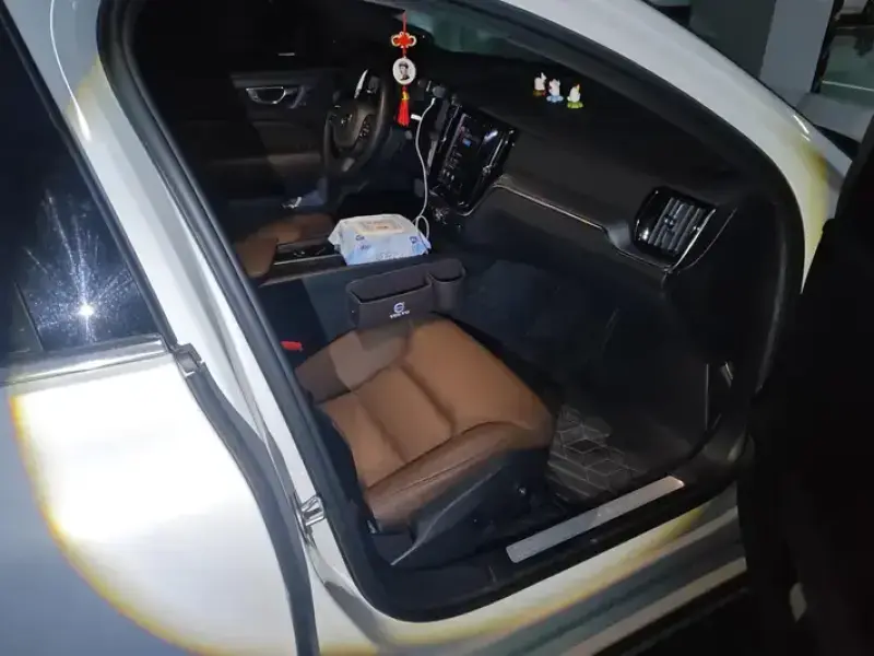 2026 Volvo S60 с пробегом 11 000 км