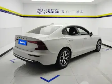 2024 Volvo S60 с пробегом 34 000 км