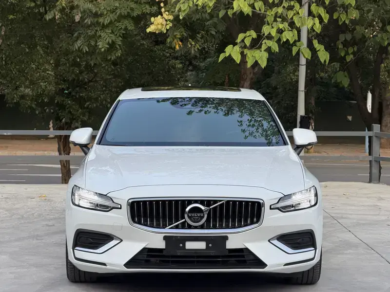 2022 Volvo S60 с пробегом 78 000 км