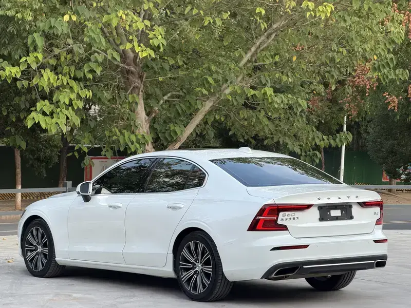 2022 Volvo S60 с пробегом 78 000 км