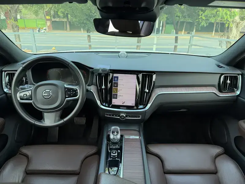 2022 Volvo S60 с пробегом 78 000 км