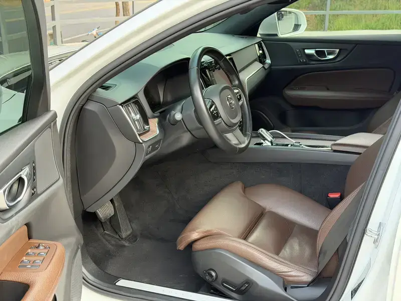 2022 Volvo S60 с пробегом 78 000 км