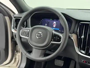 2026 Volvo S60 с пробегом 4 500 км