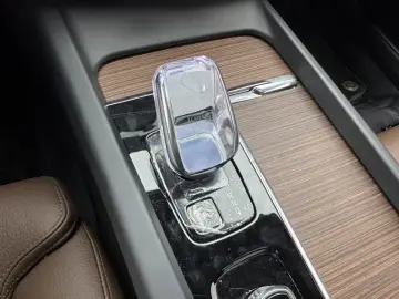 2026 Volvo S60 с пробегом 4 500 км