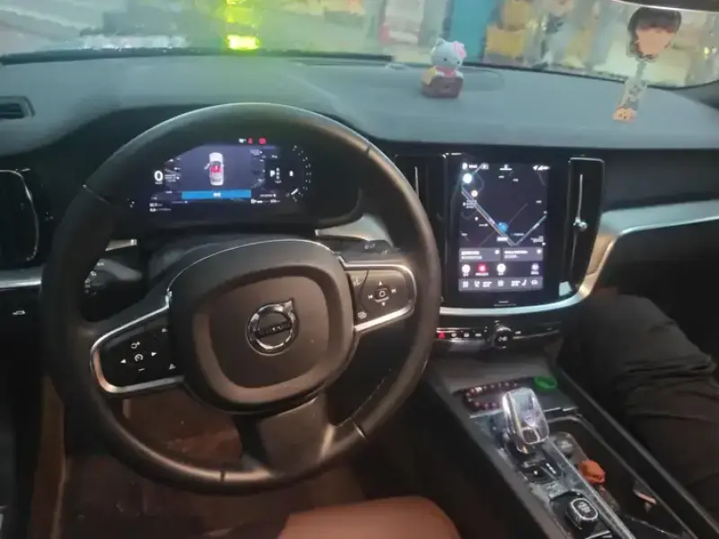2026 Volvo S60 с пробегом 13 000 км