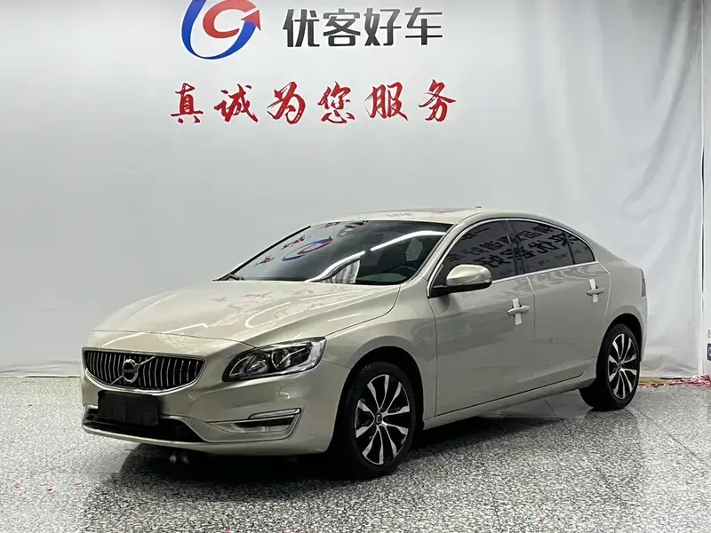 2019 Volvo S60 с пробегом 79 900 км
