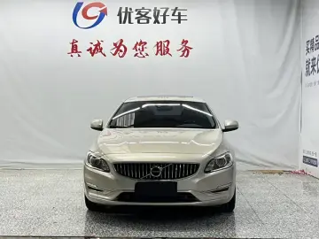 2019 Volvo S60 с пробегом 79 900 км