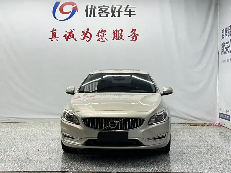 2019 Volvo S60 с пробегом 79 900 км